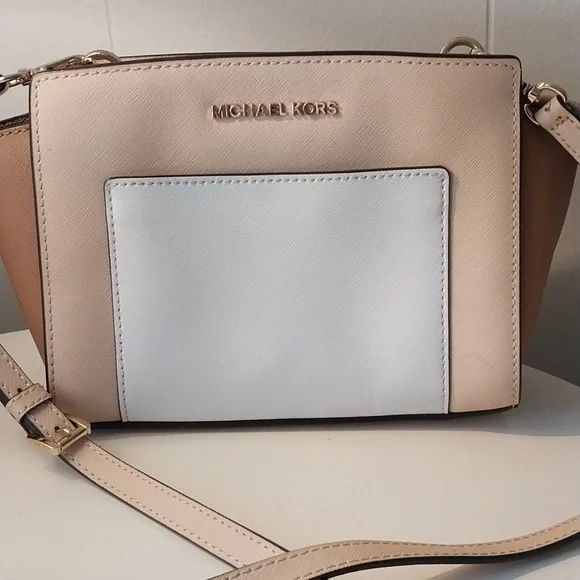 Michael Kors Selma Crossbody - Picture 2 of 14